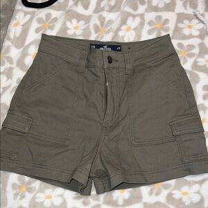 Hollister Women's Olive Green Cargo Shorts